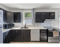 Storage - 62 Rue St-patrice, Gatineau, QC J8P4W1 Photo 9