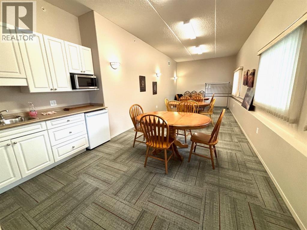 205, 228 Pembina Avenue, photo 15 of 18