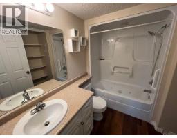 205, 228 Pembina Avenue, Hinton, AB T7V0A5 Photo 13