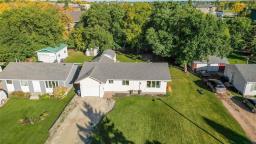 230 Lilac Bay, Steinbach, MB R5G2C9 Photo 23