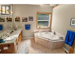 607 Pfeiffer Cres, Tofino, BC V0R2Z0 Photo 40