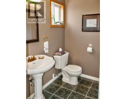 607 Pfeiffer Cres, Tofino, BC V0R2Z0 Photo 32
