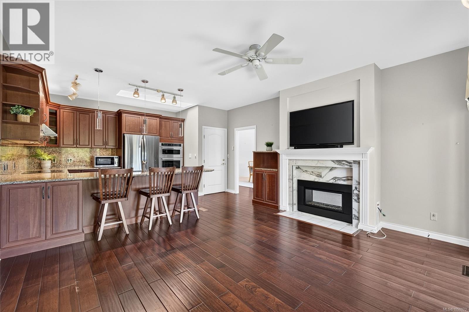 #23 4360 Emily Carr Dr - Image 19
