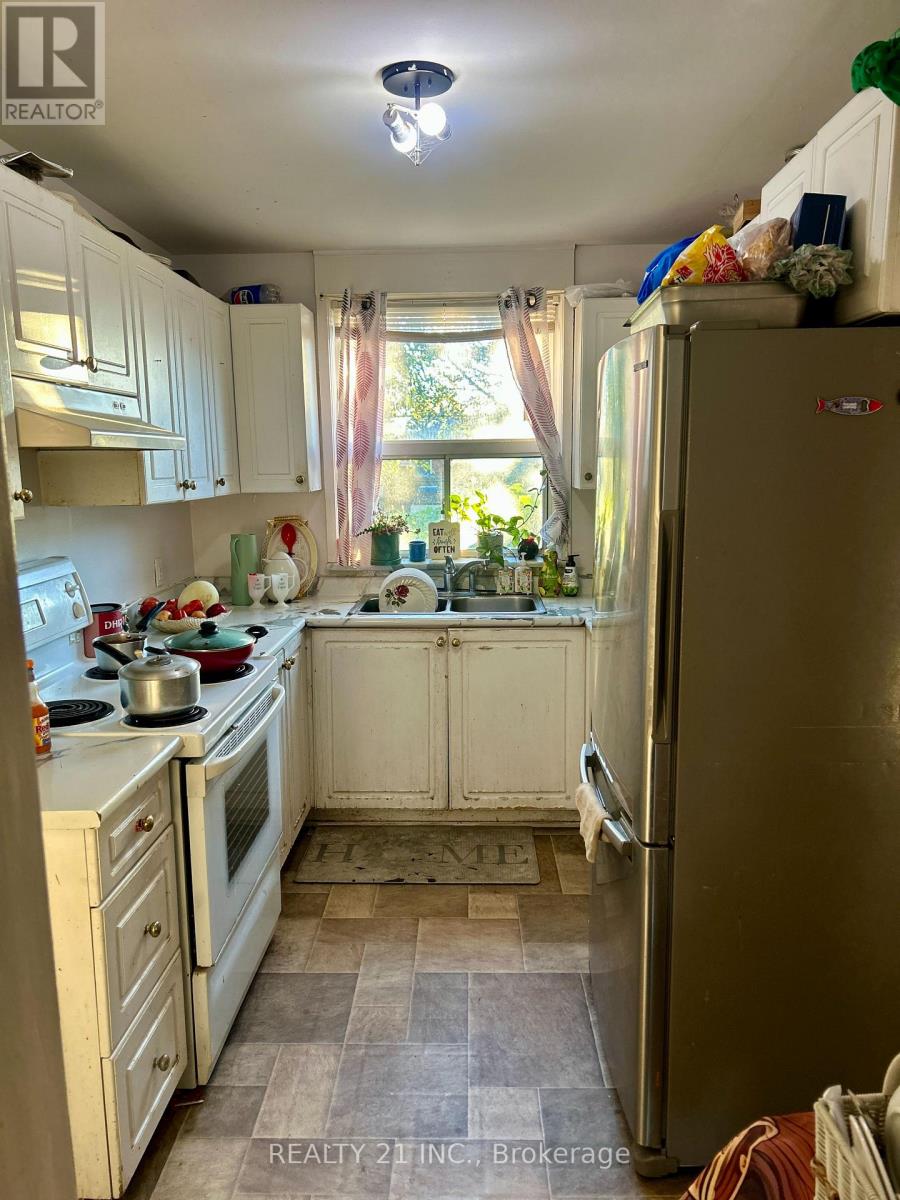176 LINDEN AVENUE - 11