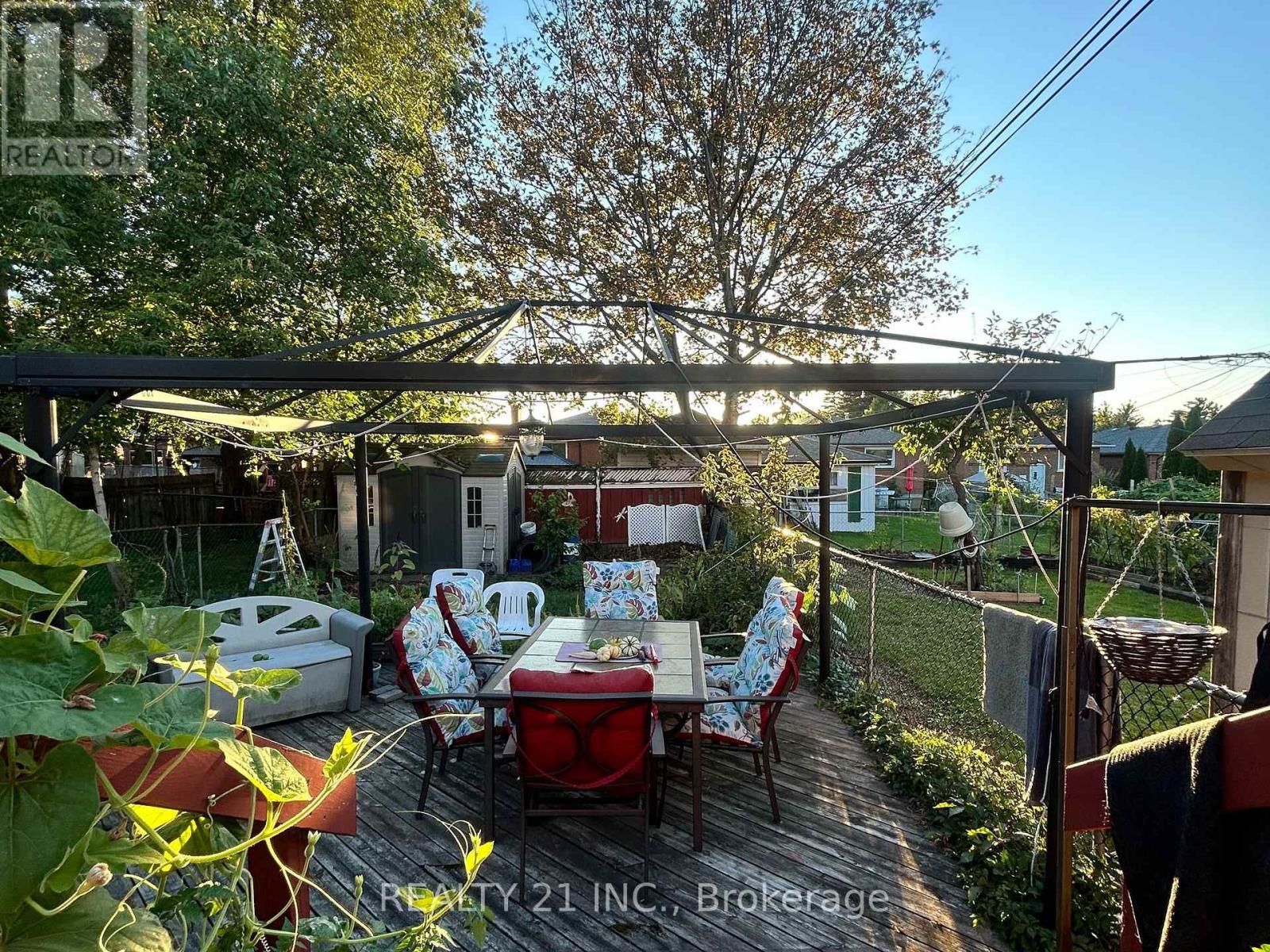 176 LINDEN AVENUE - 25