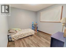 32 Lemoyne Crescent W - photo 16