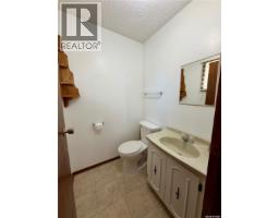Laundry room - 141 Railway Avenue, Norquay, SK S0A2V0 Photo 7