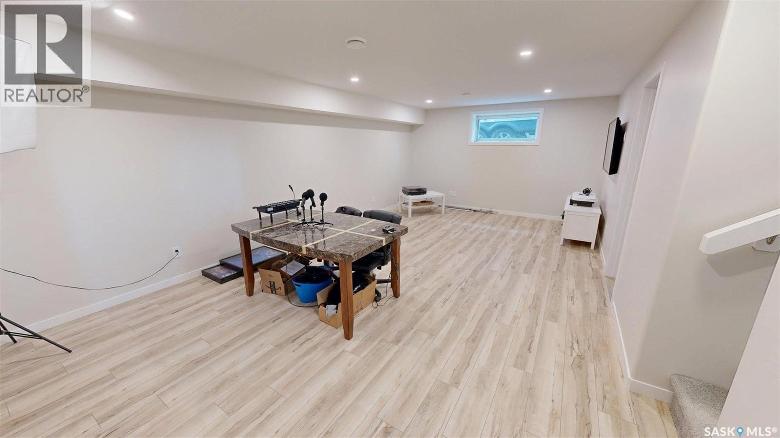 371 Emerald Park ROAD - 13