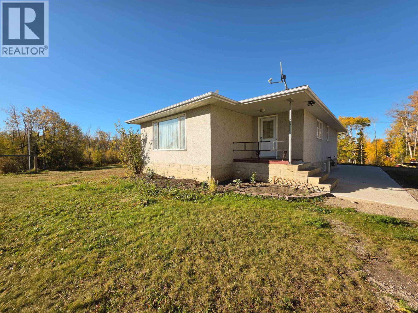 6678 97 Highway, Fort St. John, British Columbia, V0C1C3, Fort St. John, British Columbia — photo 1 of 5
