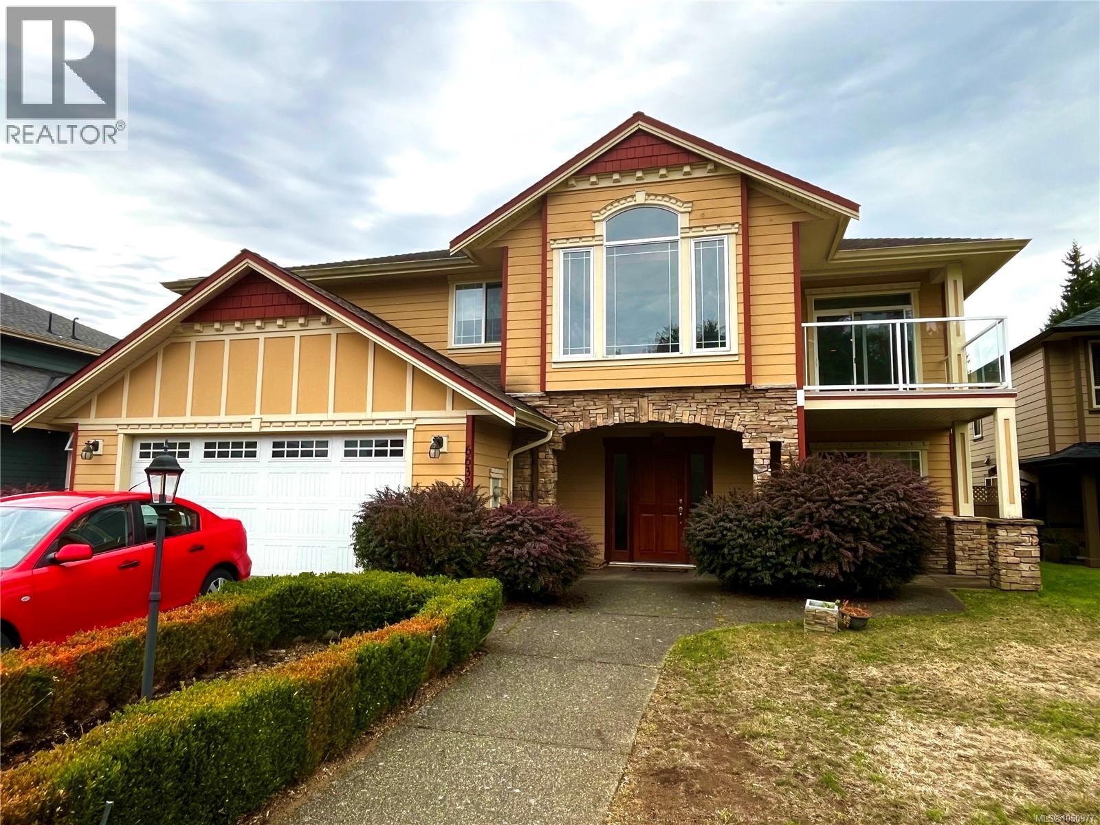 6632 Kestrel Cres - 1