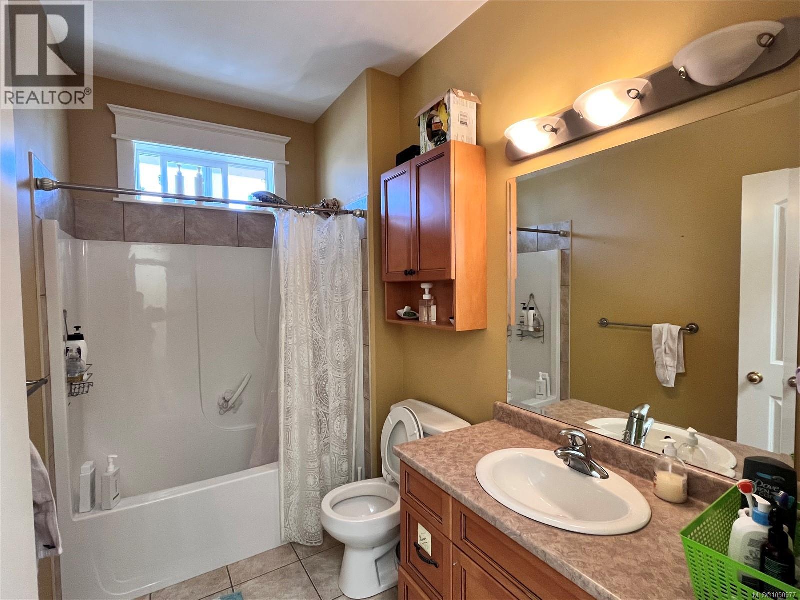 6632 Kestrel Cres - 11