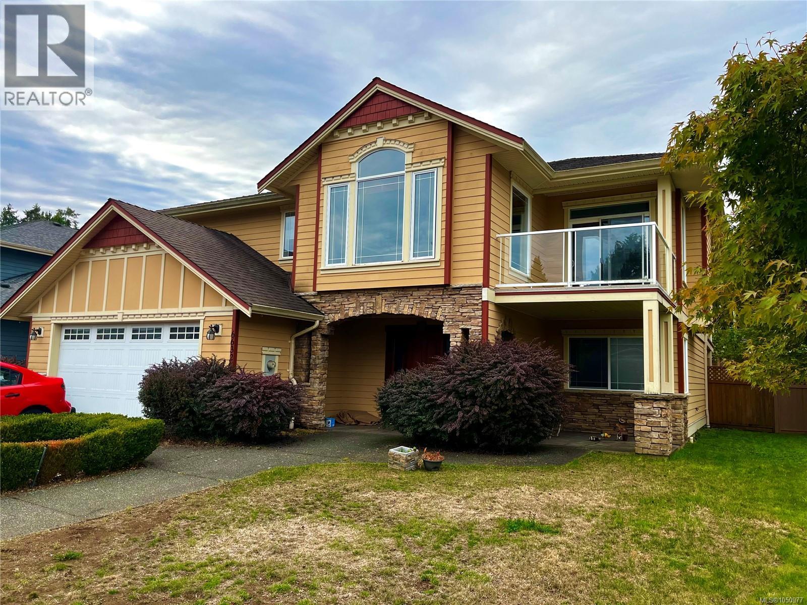 6632 Kestrel Cres - 2