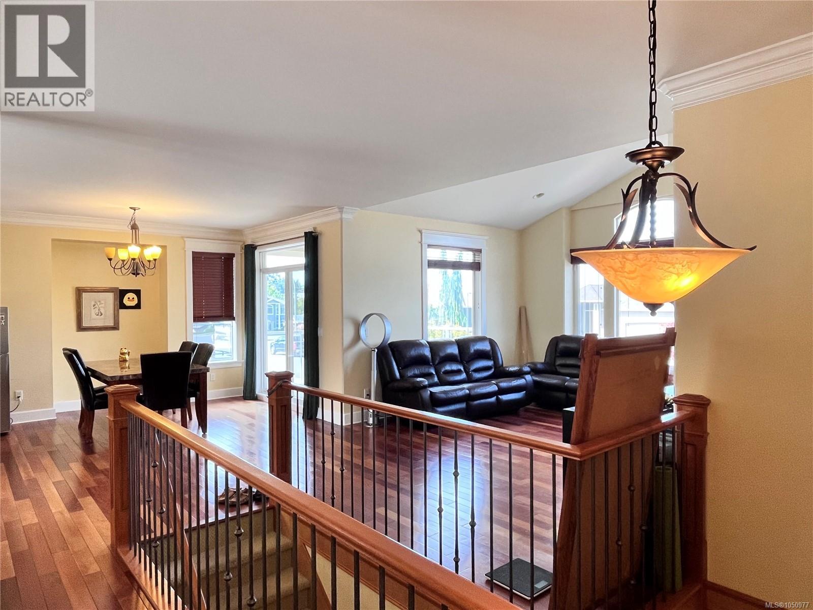 6632 Kestrel Cres - 4