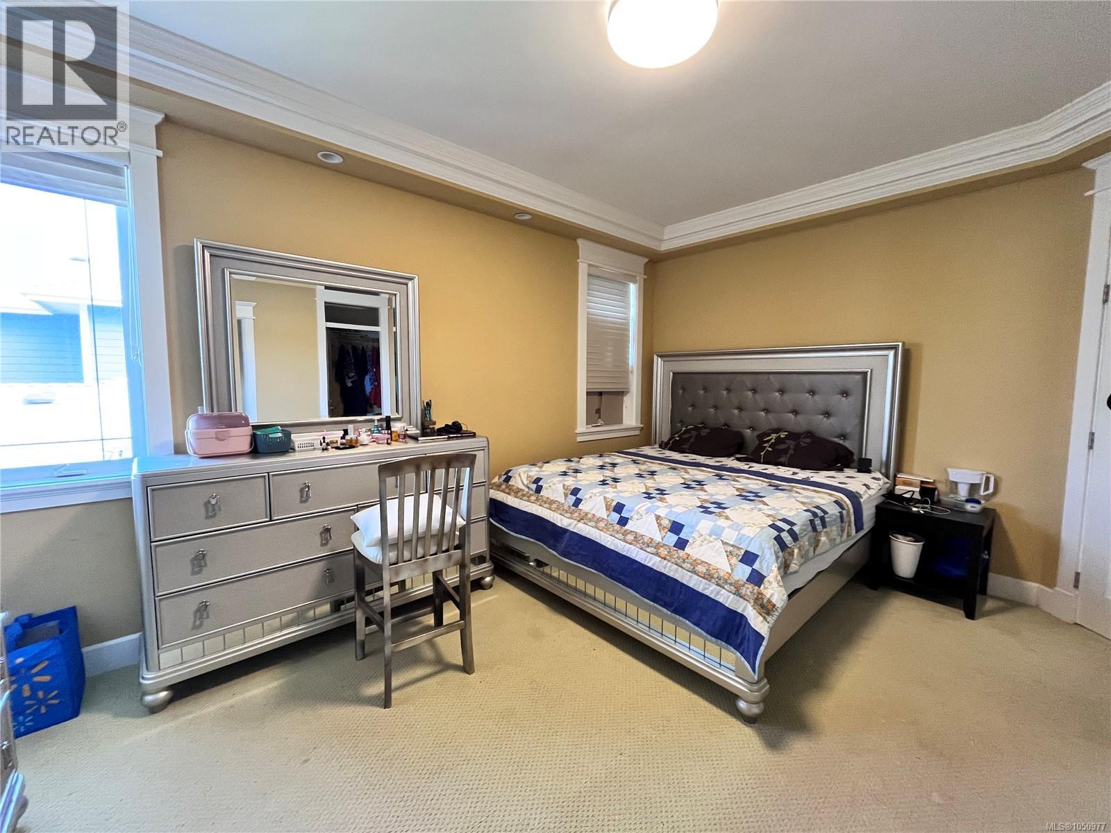 6632 Kestrel Cres - Image 9
