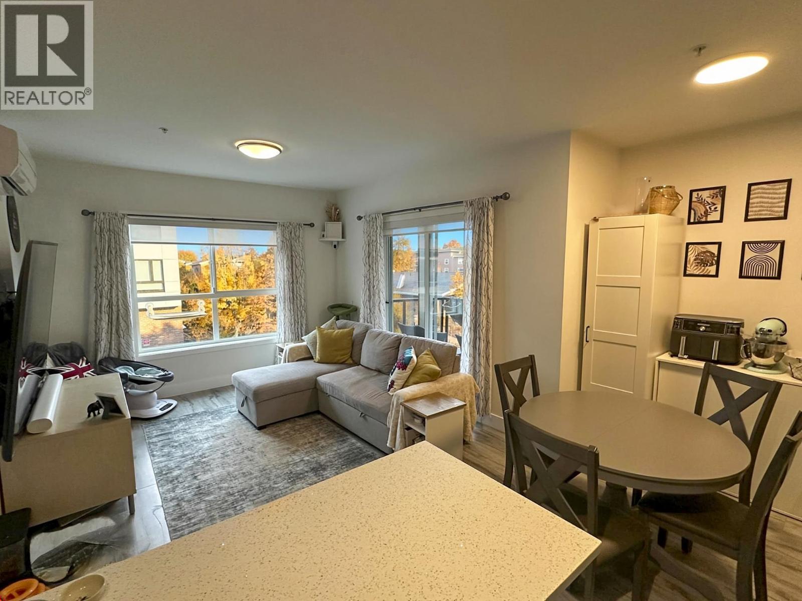 Photo of 207 12310 222 STREET 18