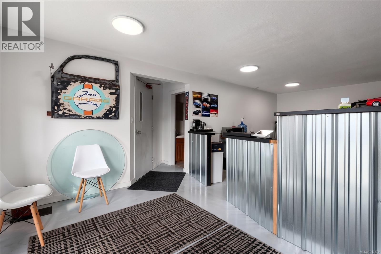 4660 Western Rd, Courtenay