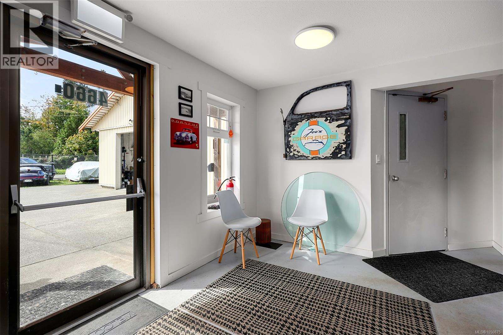4660 Western Rd, Courtenay