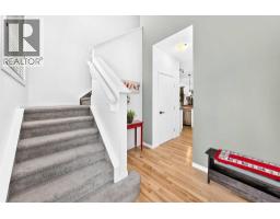 4pc Bathroom - 64 Sunset Square, Cochrane, AB T4C0H4 Photo 13