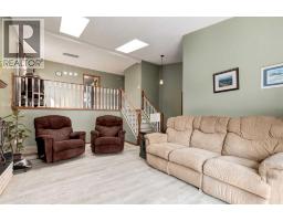 Bedroom - 75 Sandstone Crescent Se, Airdrie, AB T4B1T7 Photo 6