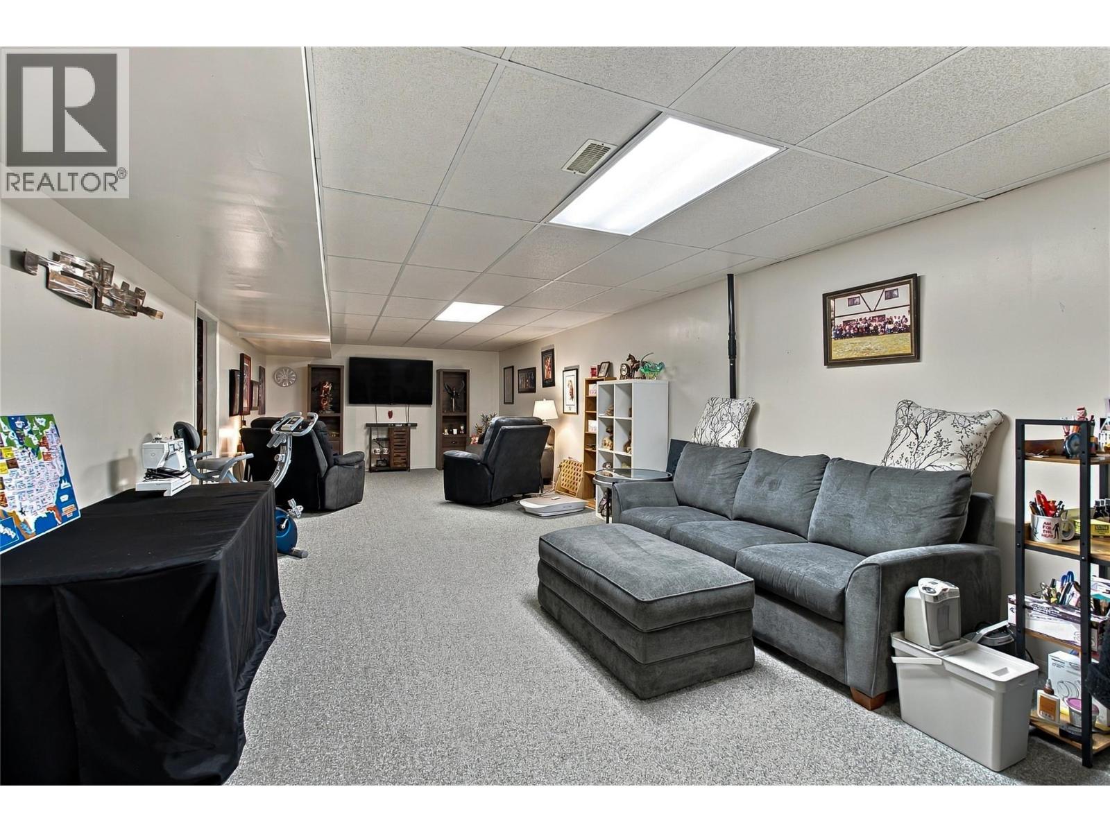32 1874 Parkview Crescent, Kelowna