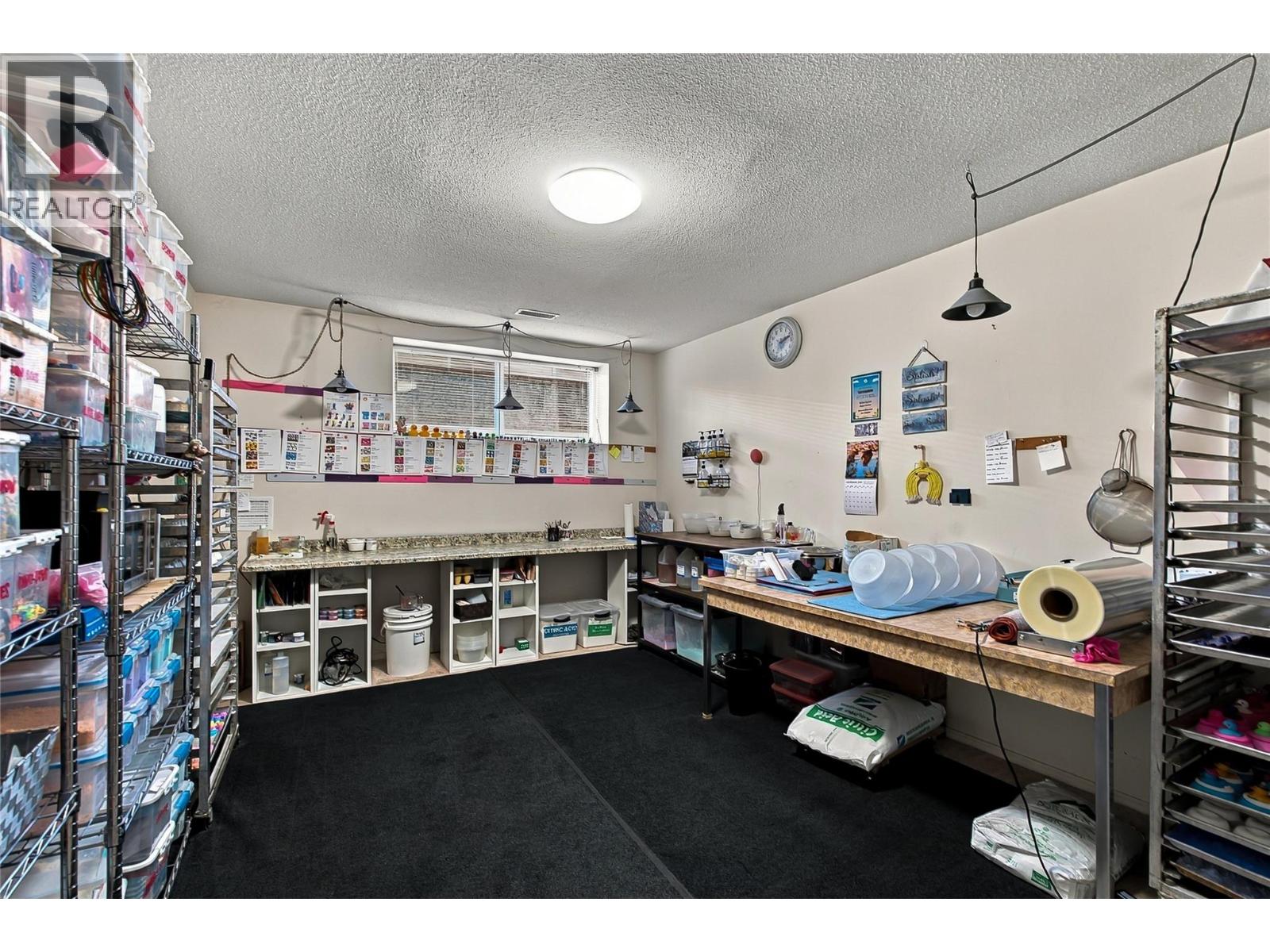 32 1874 Parkview Crescent, Kelowna