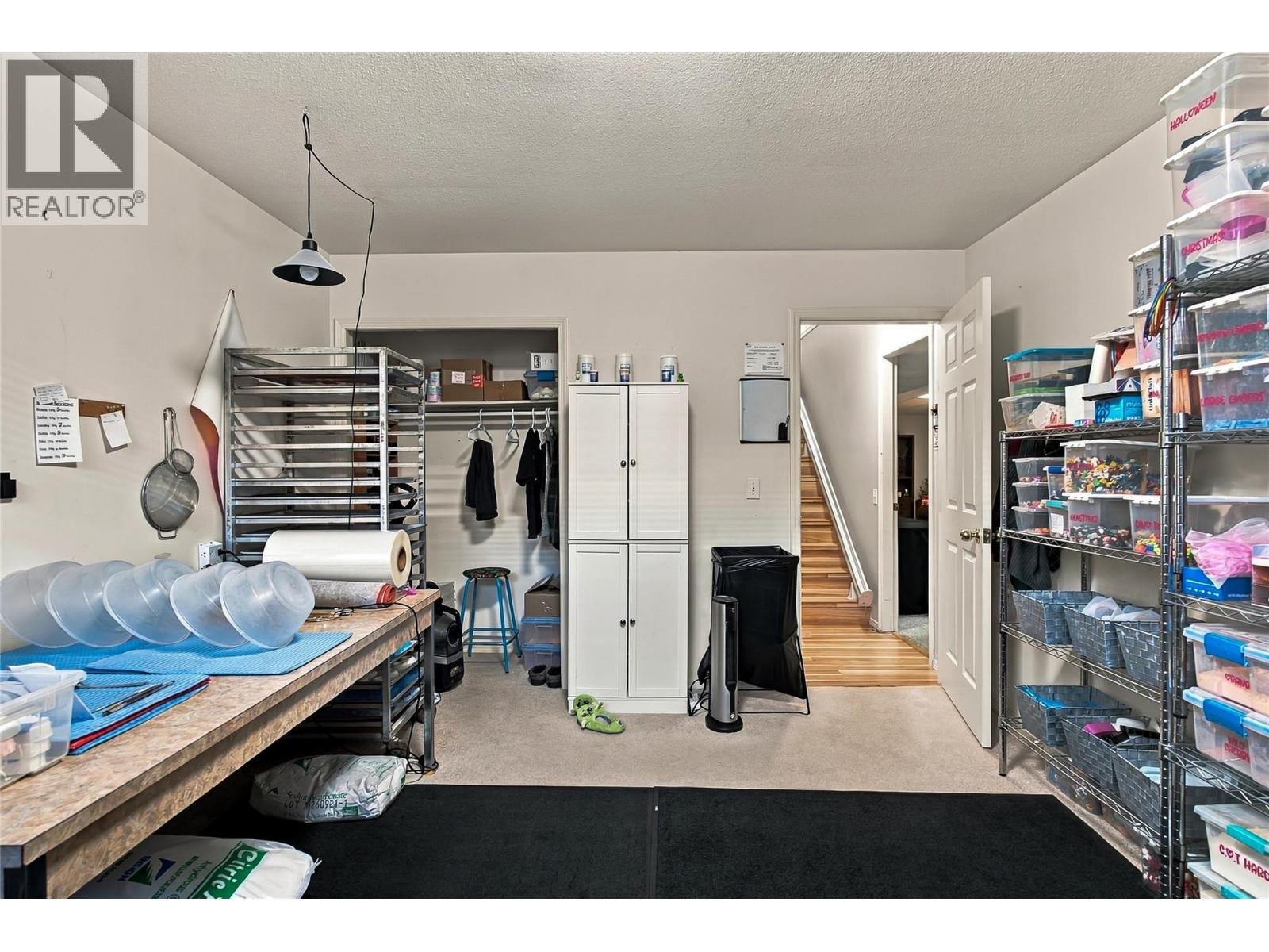 32 1874 Parkview Crescent, Kelowna