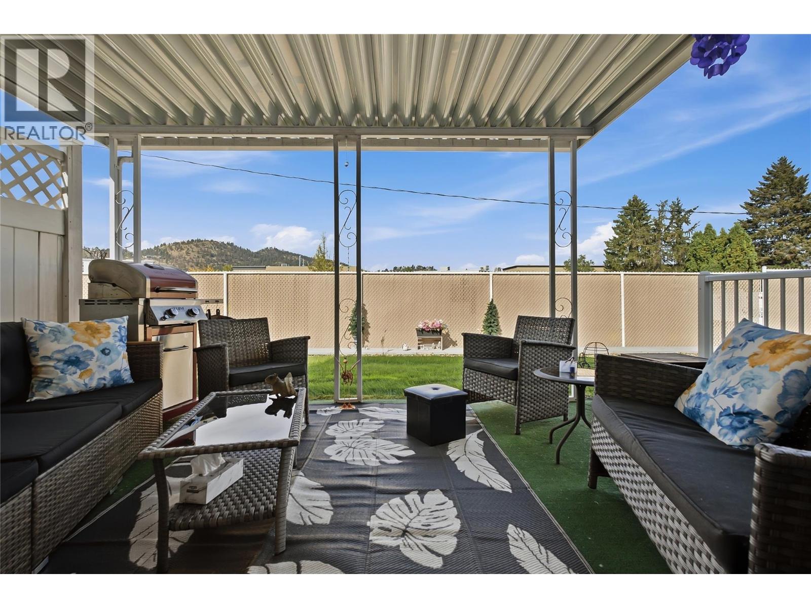 32 1874 Parkview Crescent, Kelowna