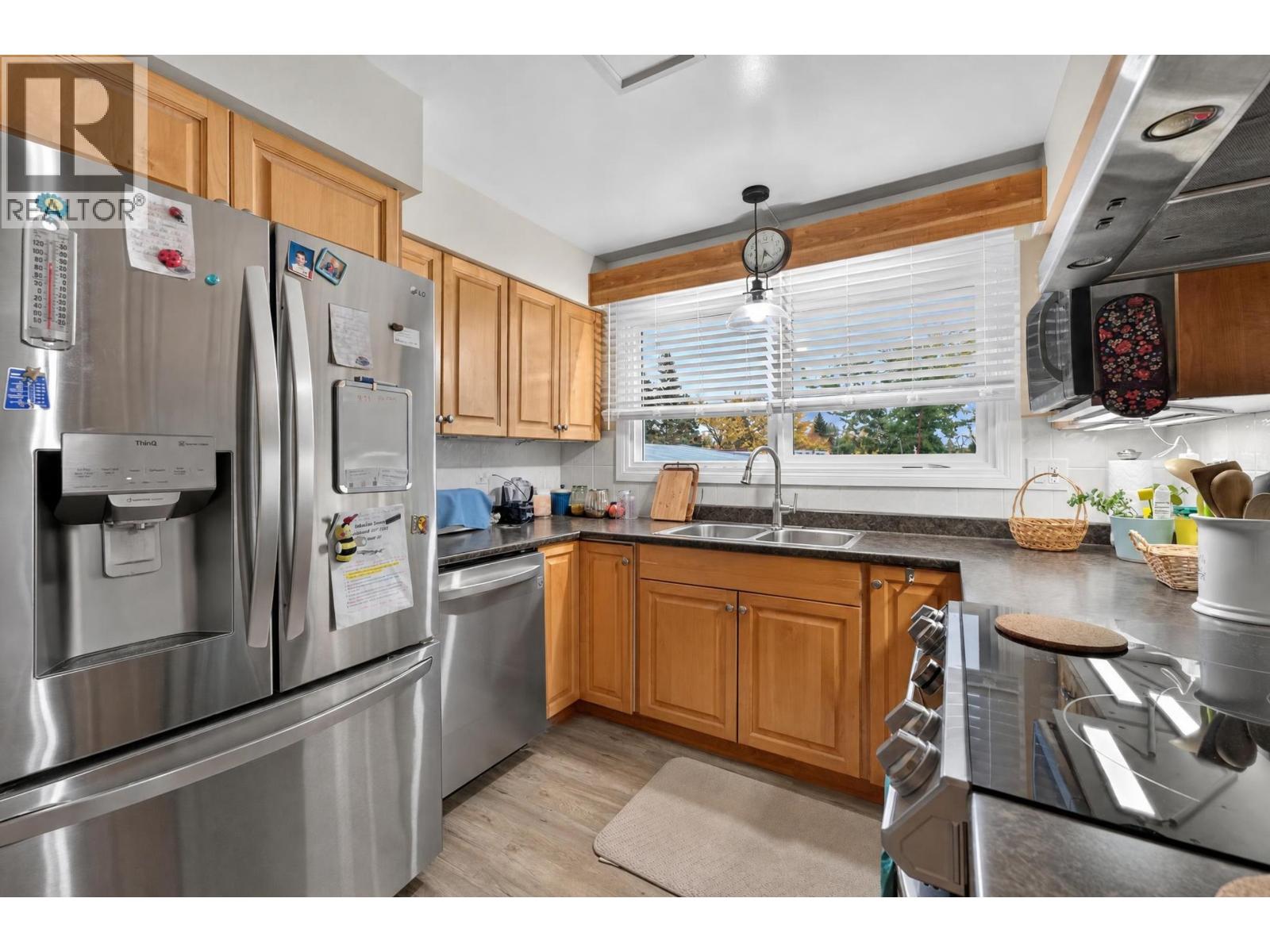 163 PARKER DRIVE - Image 4