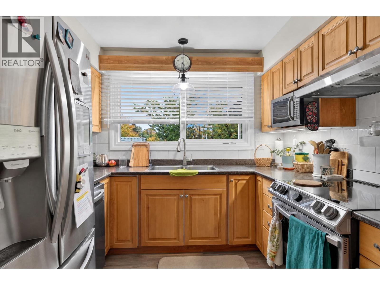 163 PARKER DRIVE - Image 5