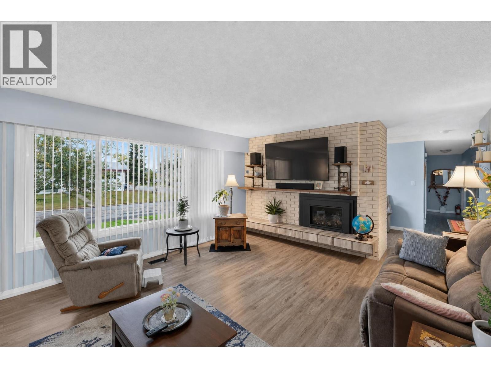 163 PARKER DRIVE - Image 9