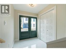 Spacious front entrance from the street