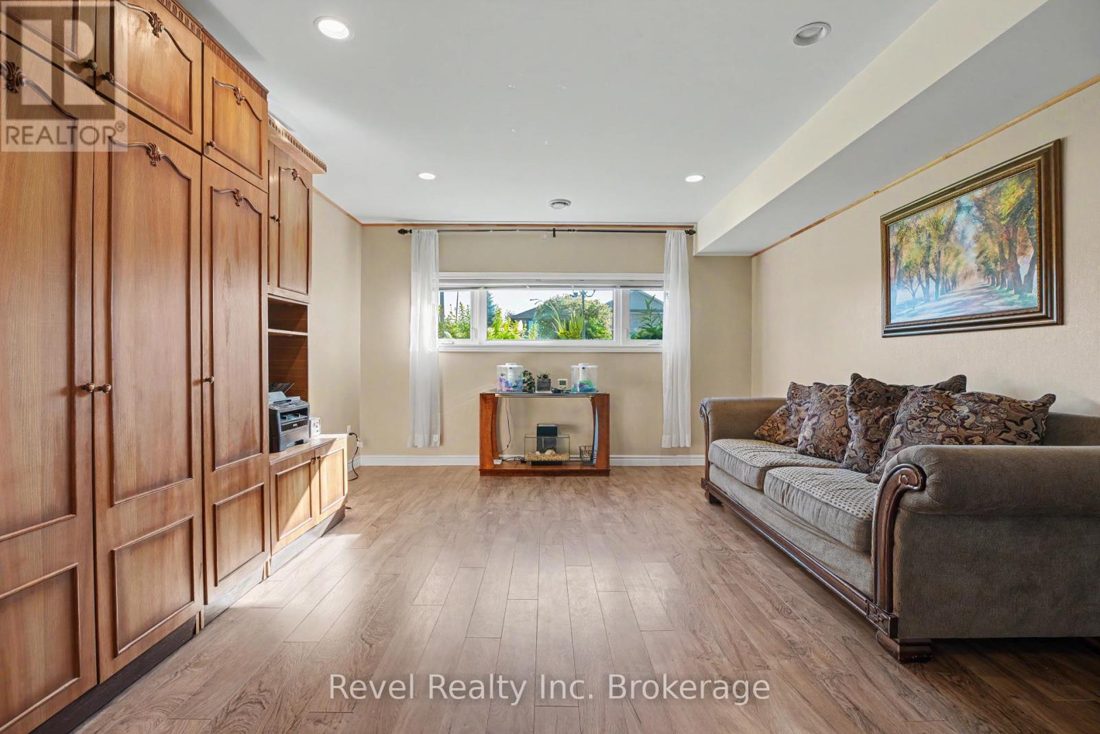 5 SUGARBUSH STREET - Image 27