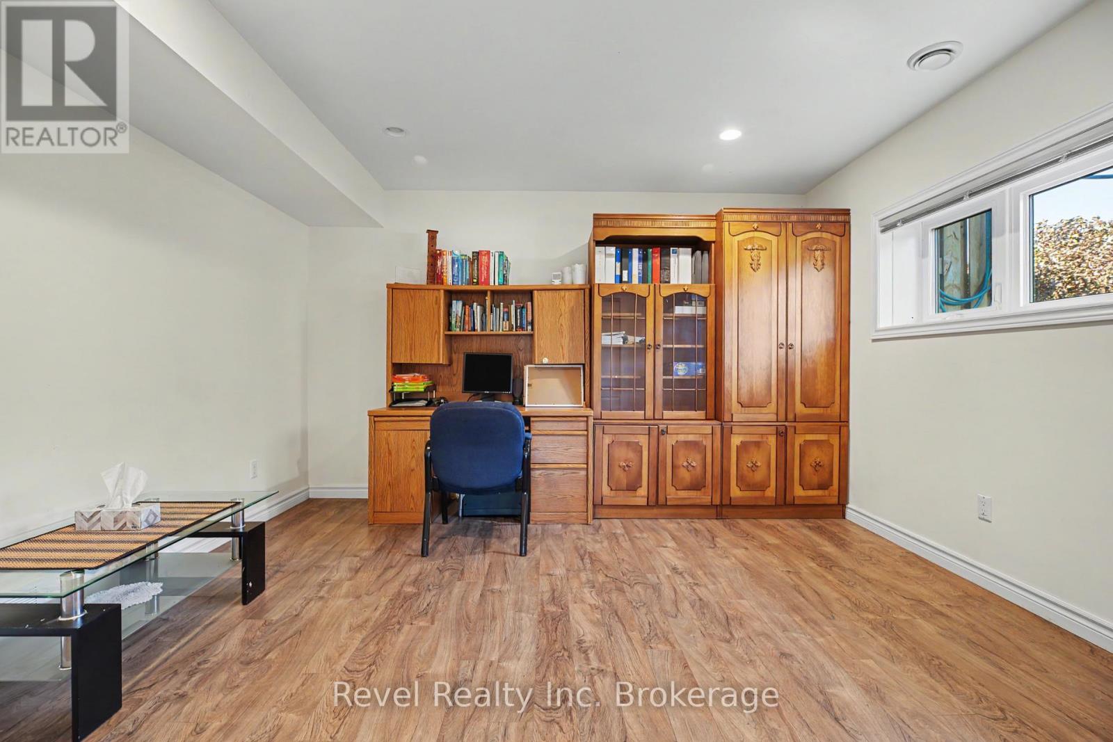 5 SUGARBUSH STREET - Image 31