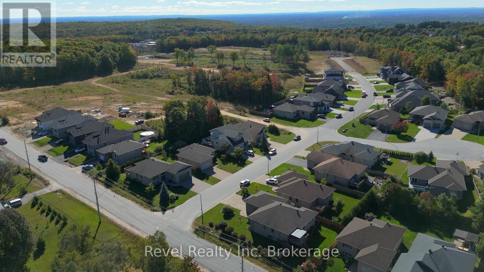 5 SUGARBUSH STREET - Image 44