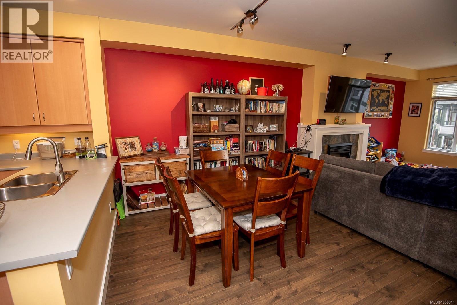 #302D 1115 Craigflower Rd - 15