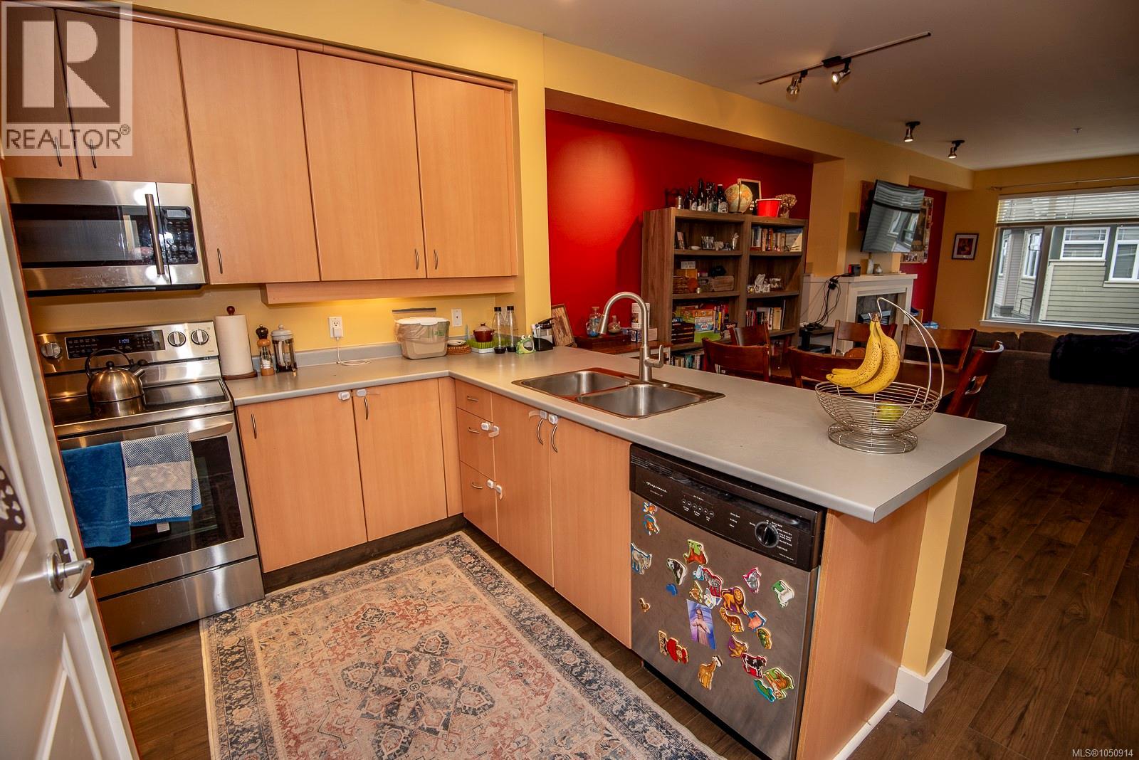 #302D 1115 Craigflower Rd - 18