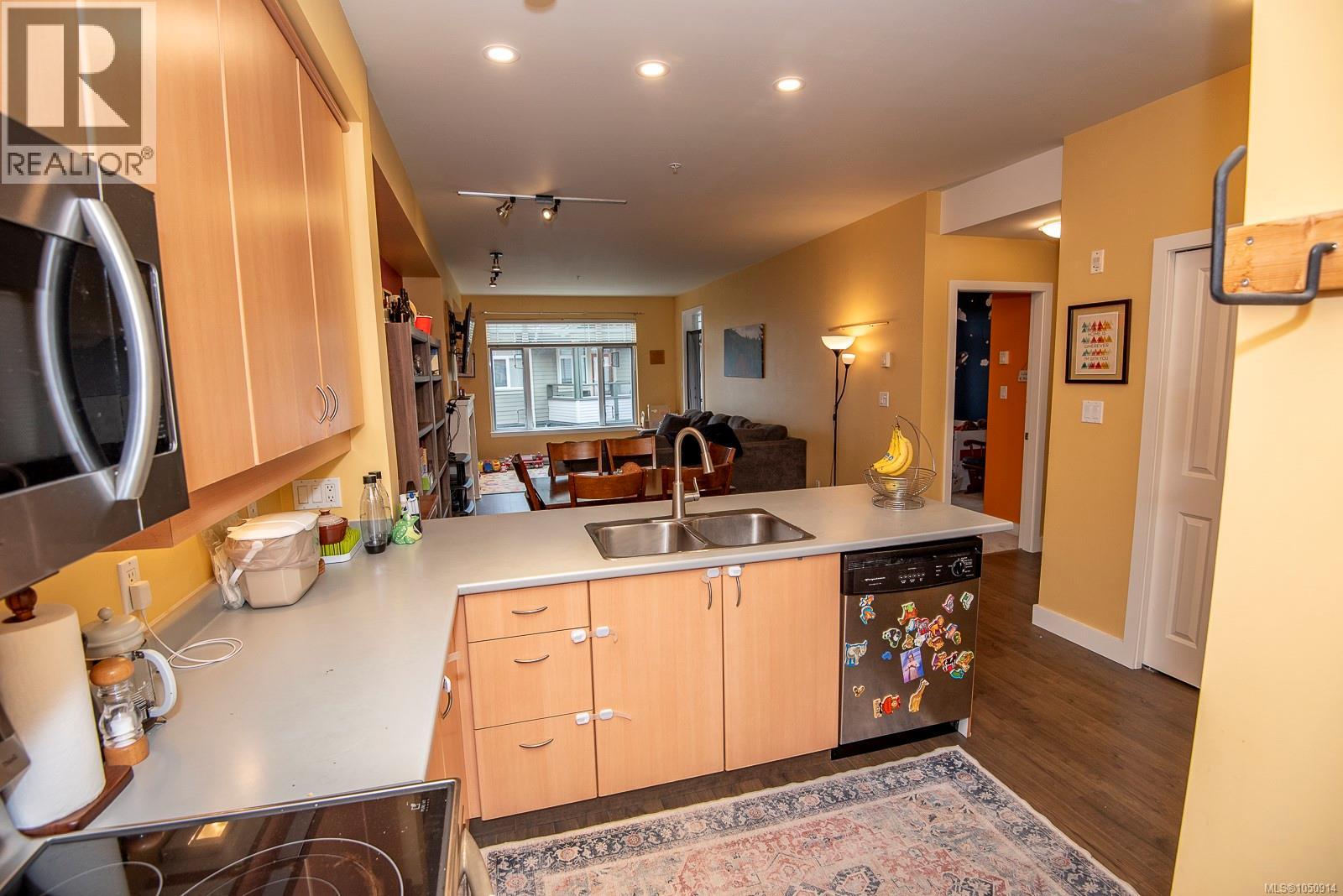 #302D 1115 Craigflower Rd - 19