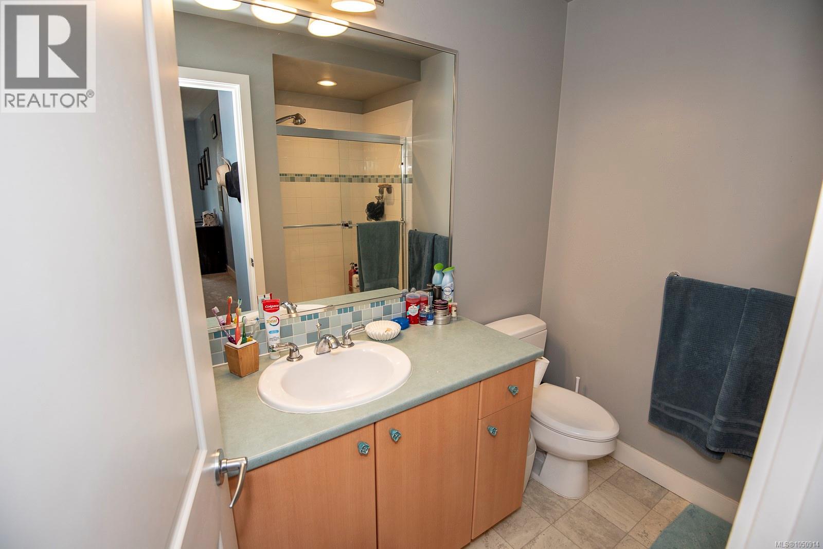 #302D 1115 Craigflower Rd - 24