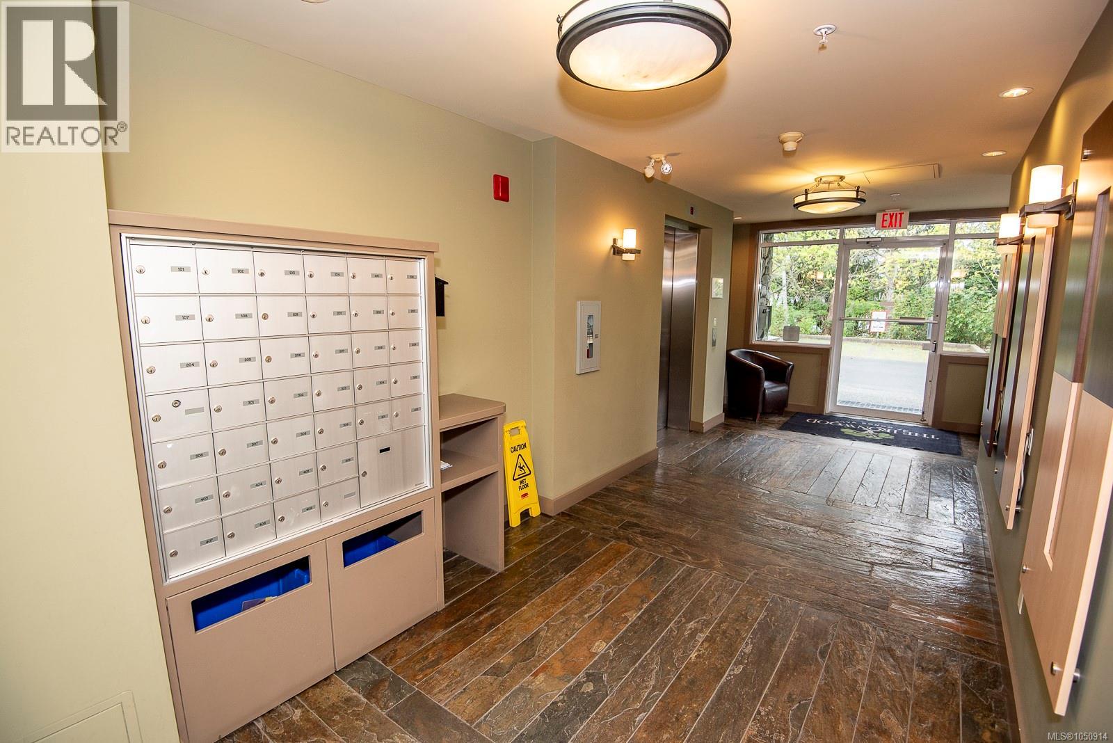 #302D 1115 Craigflower Rd - 4