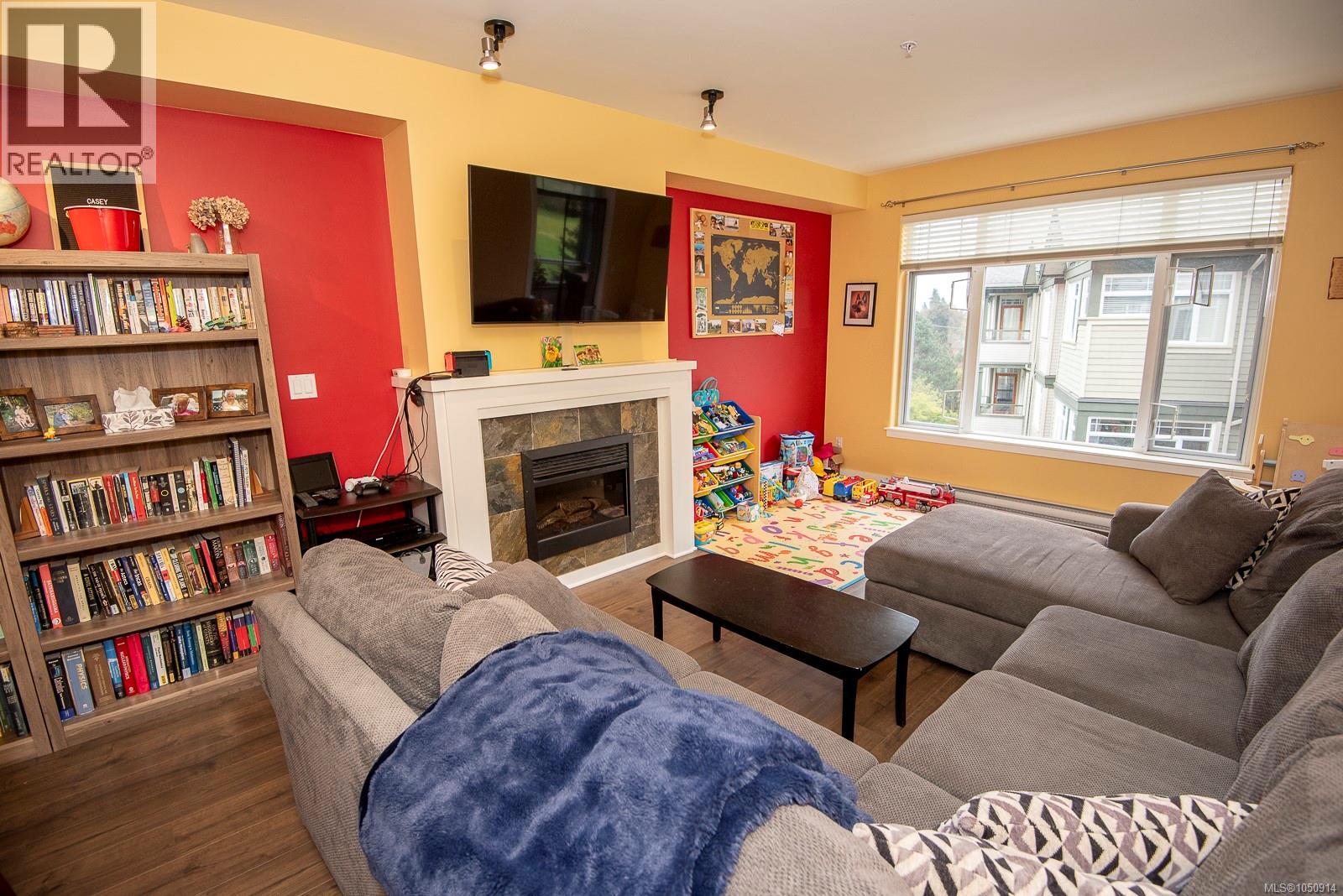 #302D 1115 Craigflower Rd - 6