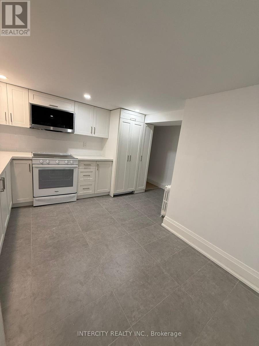 BASEMENT - 380 CLINTON STREET, Toronto (Annex) — photo 3