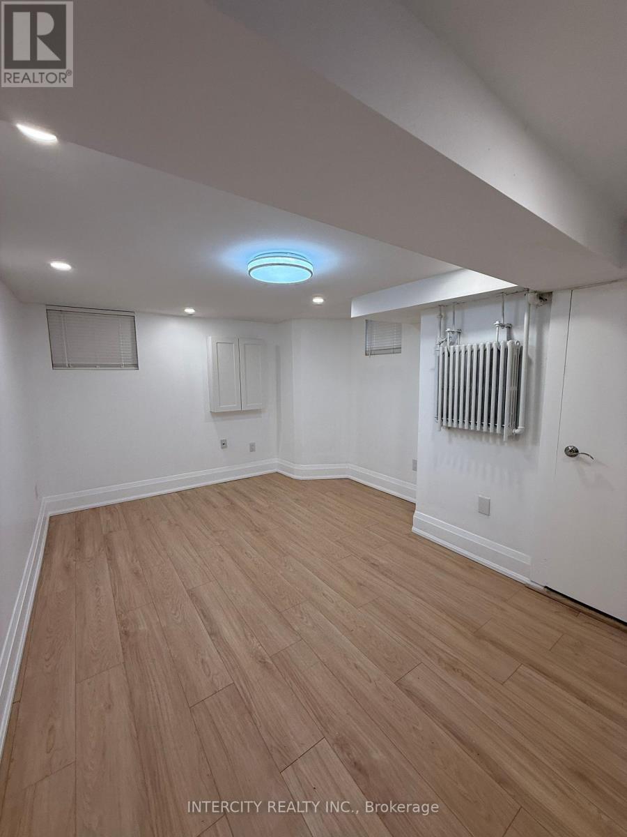 BASEMENT - 380 CLINTON STREET, Toronto (Annex) — photo 4