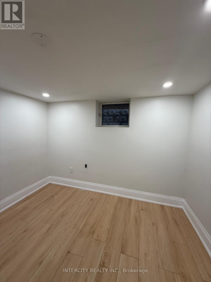 BASEMENT - 380 CLINTON STREET, Toronto (Annex) — photo 6