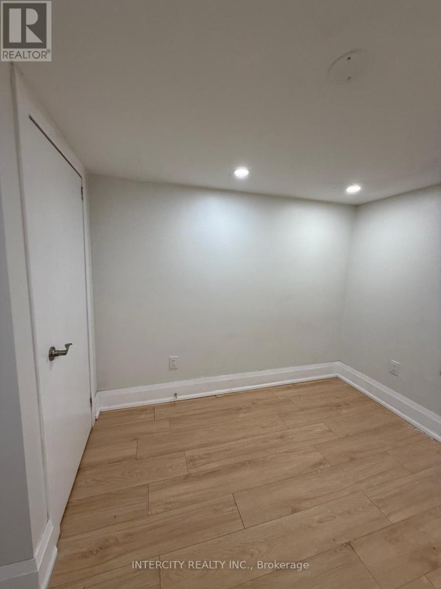BASEMENT - 380 CLINTON STREET, Toronto (Annex) — photo 7