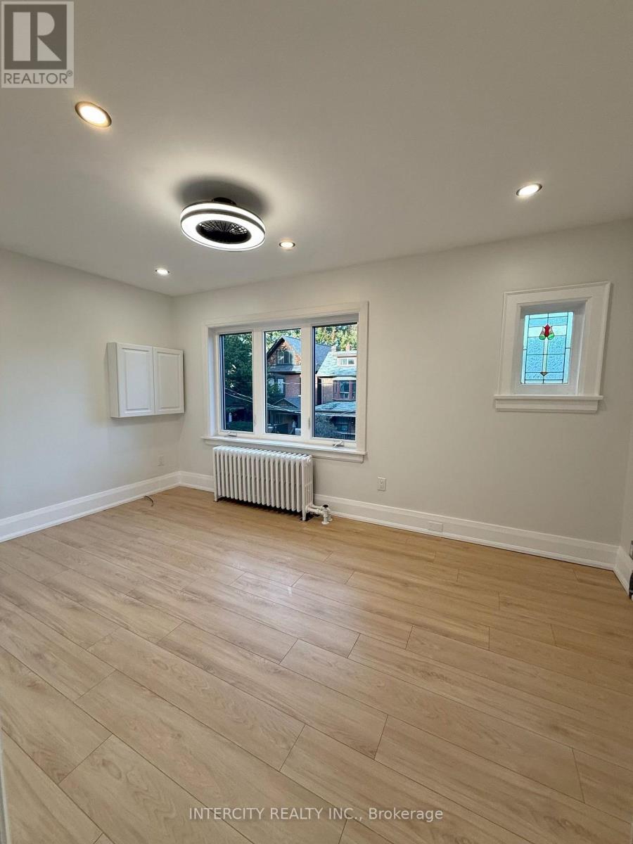 UPPER - 380 CLINTON STREET, Toronto (Annex) — photo 5