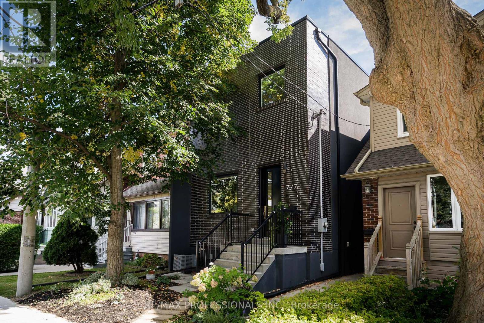 Photo of 777 Eastern Avenue