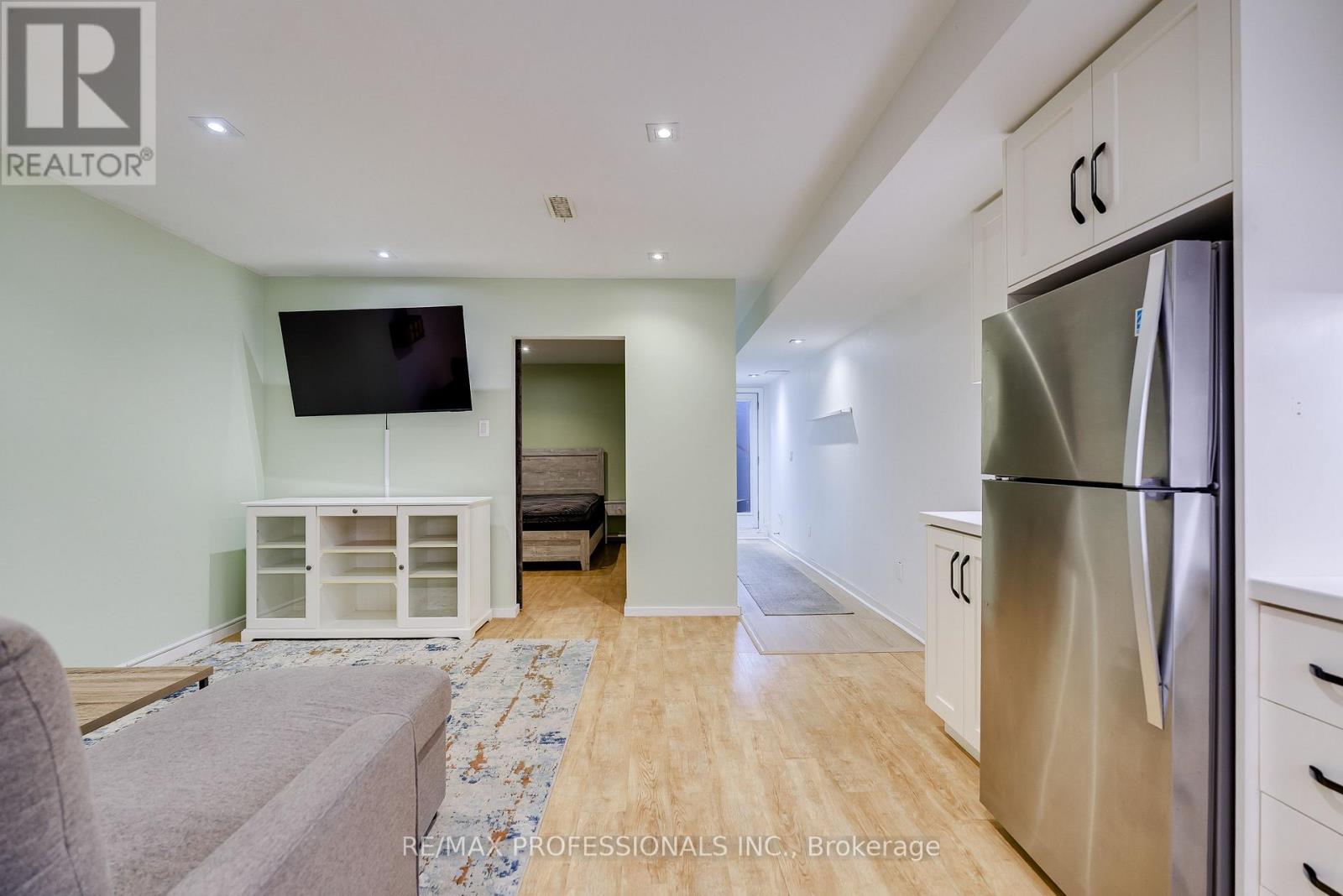 777 EASTERN AVENUE - Image 35