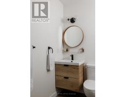 401 - 747 Queen Street E, Toronto, ON M4M1H3 Photo 26