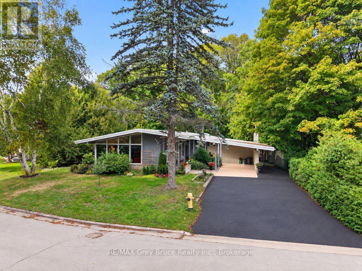 590 4TH Street East, Owen Sound, Ontario, N4K1B1, Owen Sound, Ontario — photo 2 of 5