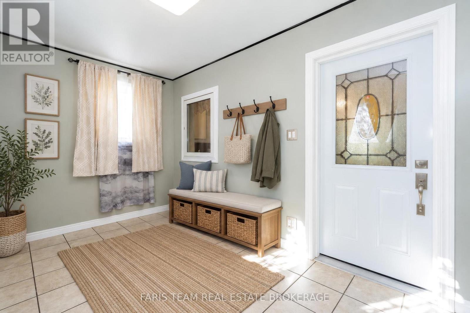 13 Sunrise Circle, Bradford West Gwillimbury, Ontario, L3Z2A5, Bradford West Gwillimbury, Ontario — photo 5 of 5